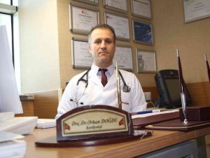 Doç. Dr. Doğdu: "Kalp Hastaları İlaçlarını Aksatmadan Bol Sıvı Tüketerek Oruç Tutabilirler"