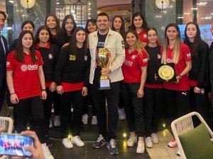 Adasokağı’na Şampiyonluk Yemeği