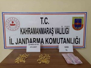 Dolandırıcılar 374 Çeyrek Altın İle Yakalandı