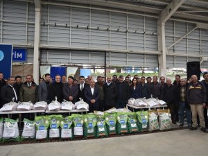 Büyükorhanlı Çiftçiye Fidan Ve Tohum Desteği