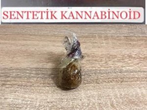 Kovalamacada Yakalanan Şahıslardan Uyuşturucu Çıktı