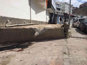 Başkent’te Freni Patlayan Dolmuşun Kaza Anı Güvenlik Kameralarına Yansıdı