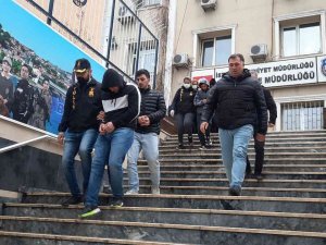 İ̇stanbul’da Turistleri Hedef Alan Hırsızlar Kamerada