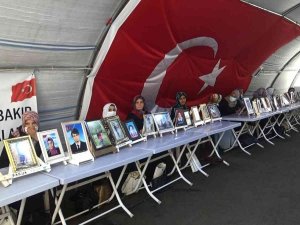 Evlatlarının Yolunu Gözleyen Ailelerin Nöbeti 954. Günde