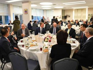 Abb Başkanı Yavaş, 85 Ülkenin Büyükelçi Ve Misyon Şefleri İle İftarda Bir Araya Geldi