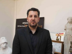 Osman Yüksel Serdengeçti’nin Restorasyon Yapılan Tarihi Evinde Gizli Bölme Ortaya Çıktı