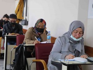 Yabancı Uyruklu Vatandaşlar Türkçeyi Samsun’da Öğreniyor