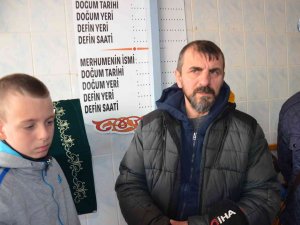 7 Yaşındaki Evlatlarını Trafik Kazası Sonucu Toprağa Veren Aile Adalet İstiyor