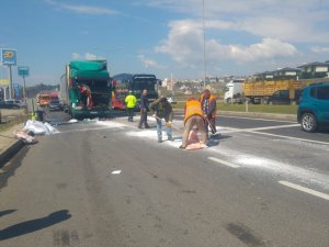 Kırmızı Işığı Fark Etmedi, Duran Araçları Önüne Kattı