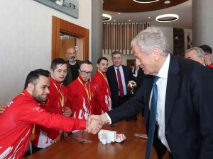 Servet Yardımcı, Dünya Üçüncüsü Down Futsal Milli Takımı İle Bir Araya Geldi