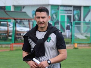 Kocaelispor’un Yeni Teknik Direktörü Fırat Gül İlk Antrenmanına Çıktı