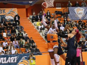Kadınlar Basketbol Süper Ligi: Çukurova Basketbol: 73 - Safiport Fenerbahçe: 80