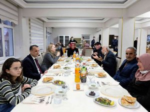 Vali Taşbilek Şehit Aileleri Ve Gazilerle İftar Programında Bir Araya Geldi