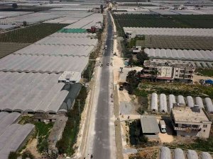 Adanalıoğlu’nda Üreticilerin Yolları Yenileniyor