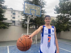 Genç Sporcunun ’Milli Forma’ Heyecanı