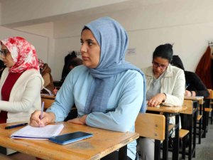 Yabancılık Çekmemek İçin Türkçe Öğreniyorlar