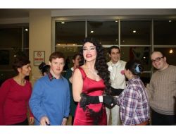 Down Sendromlu Çocuklara Lüküs Hayat Müzikaline Özel Davet