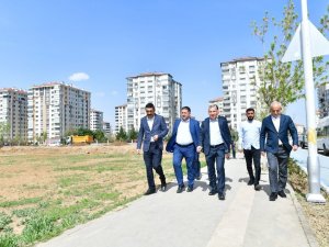Yeşilyurt’ta Mahallelerin Prestiji Artırıyor