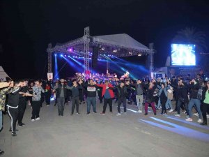 Diyarbakırlılar Gecesi Halaylarla Renklendi