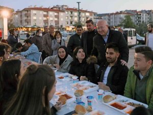 Başkan Gümüş, Üniversite Öğrencileri İle İtfarda Buluştu