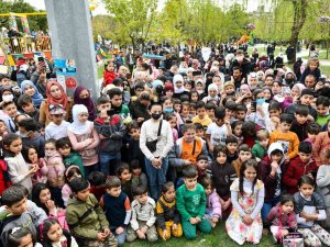 Çocuklar “Sosyal Sirk” İle Hem Eğlendi Hem De Bilgilendi