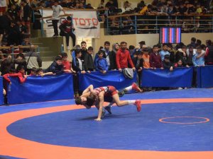 Afyonkarahisar’da U11-u13 Türkiye Güreş Şampiyonası Devam Ediyor