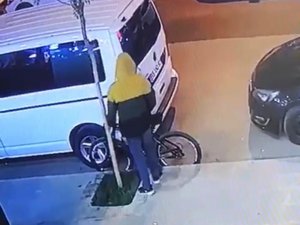 Batman’da Kaldırımda Çalınan Bisiklet Güvenlik Kamerasına Takıldı