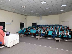 Van’da ‘Bilinçli Medya Kullanımı’ Semineri