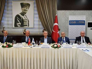 Abb Başkanı Mansur Yavaş İftarda Sanayicilerle Bir Araya Geldi