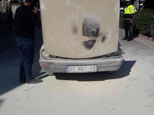 Trafik Polisleri Yanan Aracı Söndürdü