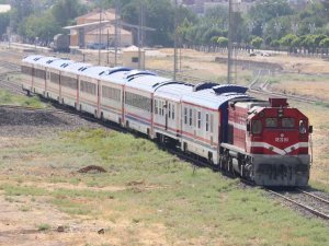 Tccd’den Tren Rayları Etrafında İlaçlama Uyarısı
