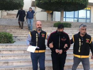 Kırmızı Bültenle Aranıyordu, Çantasını Unutunca Yakalandı