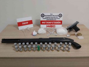 Kütahya’da Uyuşturucu Ticareti Yaptığı İddia Edilen 2 Kişi Tutuklandı