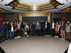 Başkan Sürekli, Gençlerle Buluştu