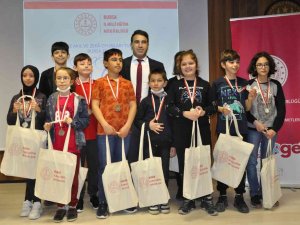 Akıl Ve Zeka Oyunları Finalinde Dereceye Giren Öğrenciler Ödül Aldı