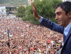 Polat Parti başkanı gibi karşılandı