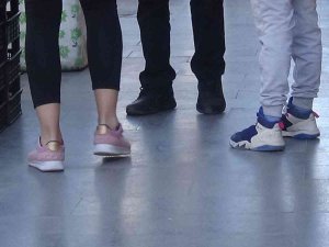 Uzman Doktor Uyardı: Ayak Hastalıklarının Başı Yanlış Ayakkabı Seçimi