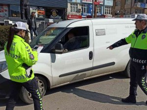 Keşan’da Huzur Ve Güven Uygulamalarında Aranan 4 Kişi Yakalandı