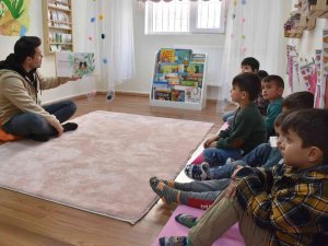 Vefakar Öğretmenler Kolları Sıvadı 6 Ayda 8 Masal Sınıfı Kurdu