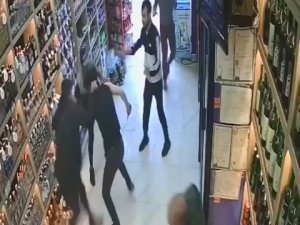 Korkuyla Sığındığı İş Yerinde Defalarca Bıçaklandı, O Anlar Kamerada