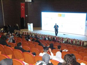 Üniversite Öğrencileriyle Kariyer Toplantısı