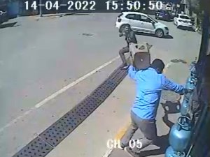 Pompalı Tüfekle Yaşanan Dehşet Anları Güvenlik Kamerasında