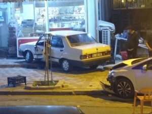 Adıyaman’da İki Otomobil Çarpıştı: 2 Yaralı