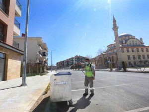 Elazığ Belediyesi Larva İlaçlama Çalışmalarını Sürdürüyor