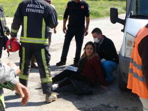 Yoldan Çıkıp Takla Atan Otomobil Kaldırımda 50 Metre Sürüklendi
