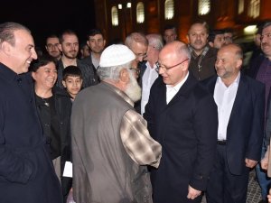 Ak Teşkilatlar, Ramazanın Güzelliklerini Şehrin Her Noktasında Paylaşıyor