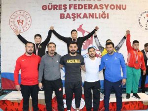 Korkuteli Cengiz Elbeye Güreşçileri Afyondan Madalyalar İ̇le Döndü