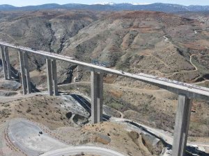 Bakan Karaismailoğlu: “Eğiste Viyadüğü, Ülkemizin Tarihine Geçecek Ve Simge Yapılarımızdan Biri Olacak”