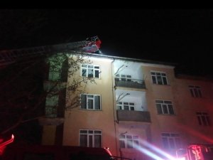 Elazığ’da Çatı Alev Alev Yandı