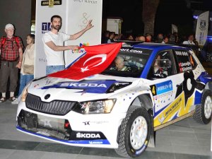 Ralli Araçları Bodrum Sokaklarını Piste Çevirdi